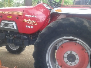 MAHINDRA ARJUN 555 TRACTER