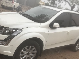 MAHINDRA XUV